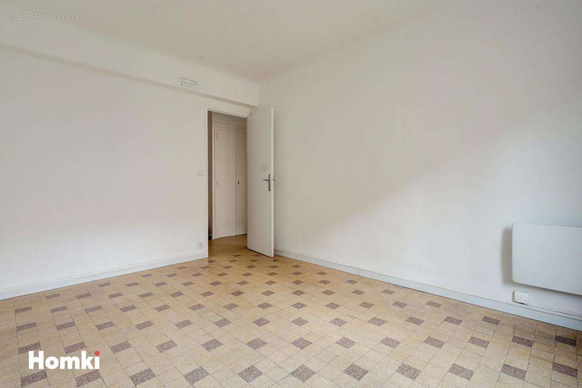 Appartement à MARSEILLE-6E