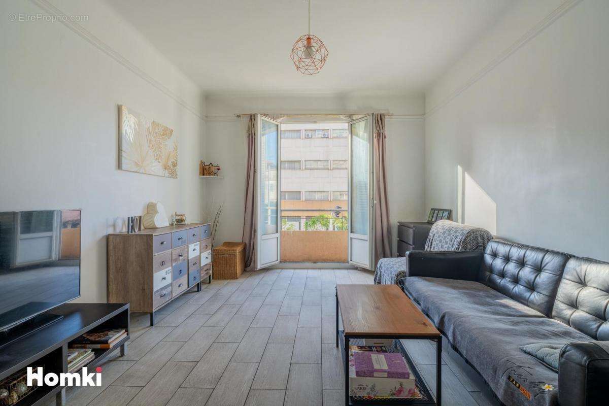 Appartement à MARSEILLE-4E