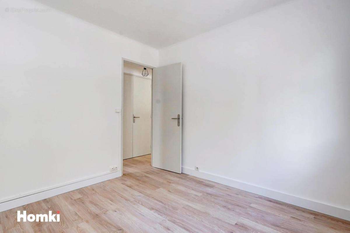 Appartement à MARSEILLE-4E