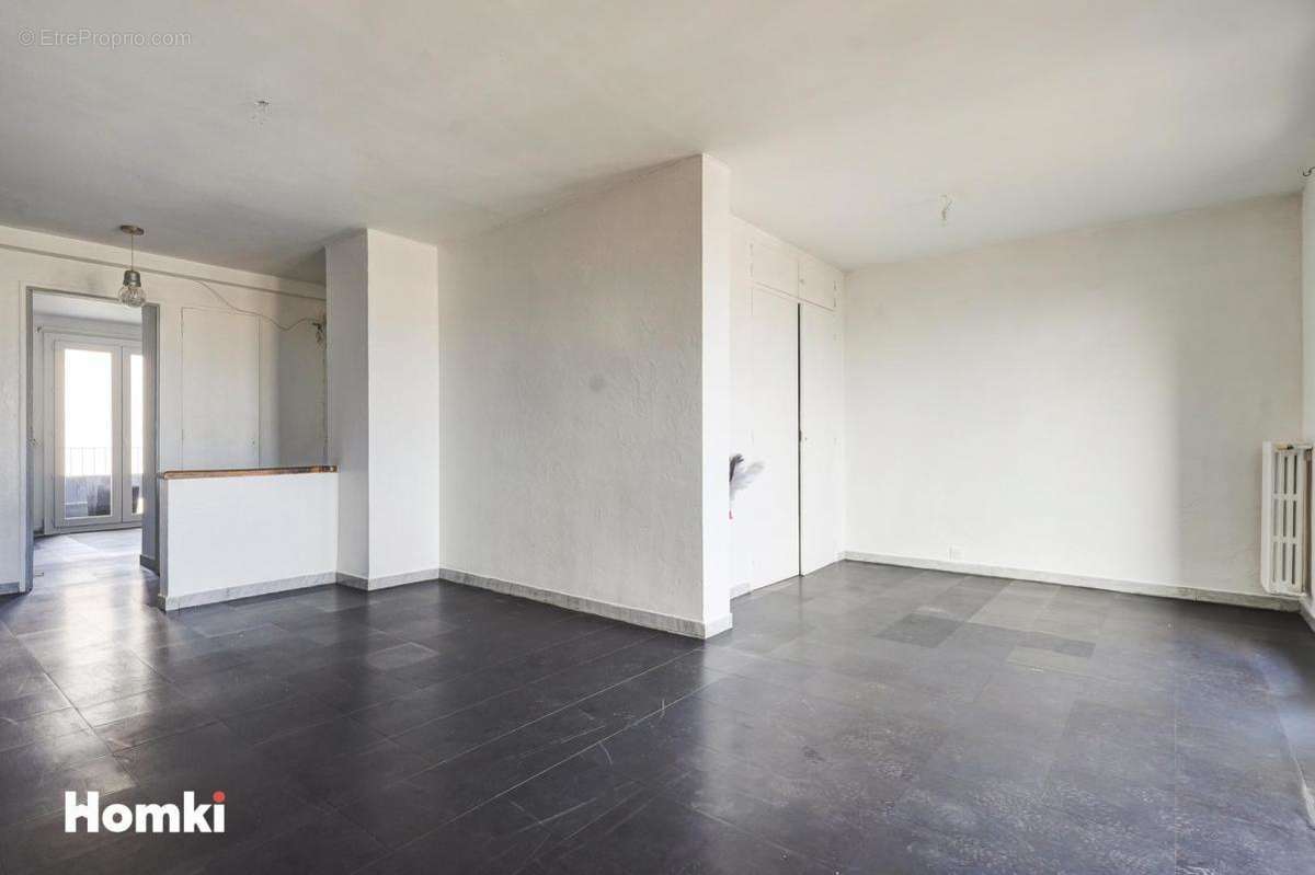 Appartement à MARSEILLE-4E