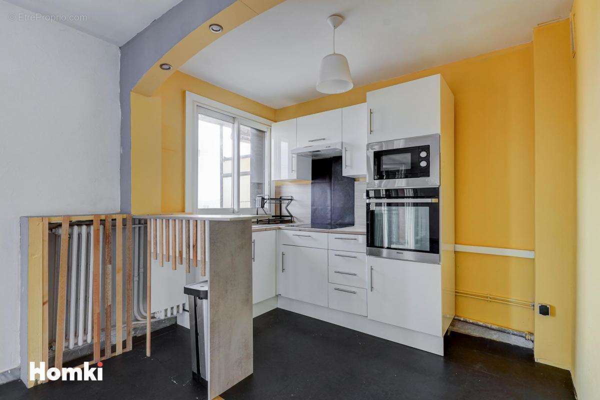 Appartement à MARSEILLE-4E