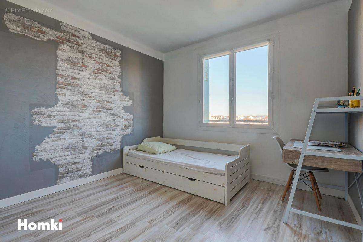 Appartement à MARSEILLE-7E