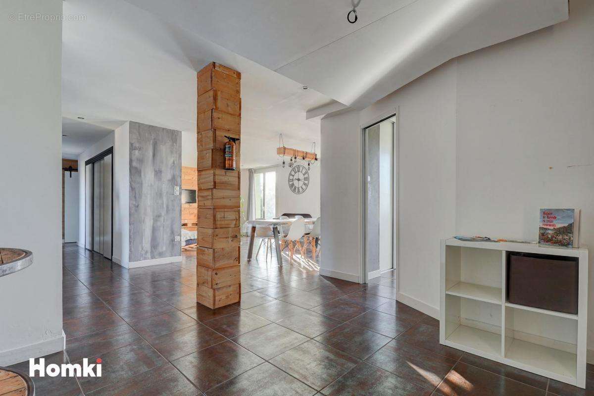 Appartement à MARSEILLE-7E