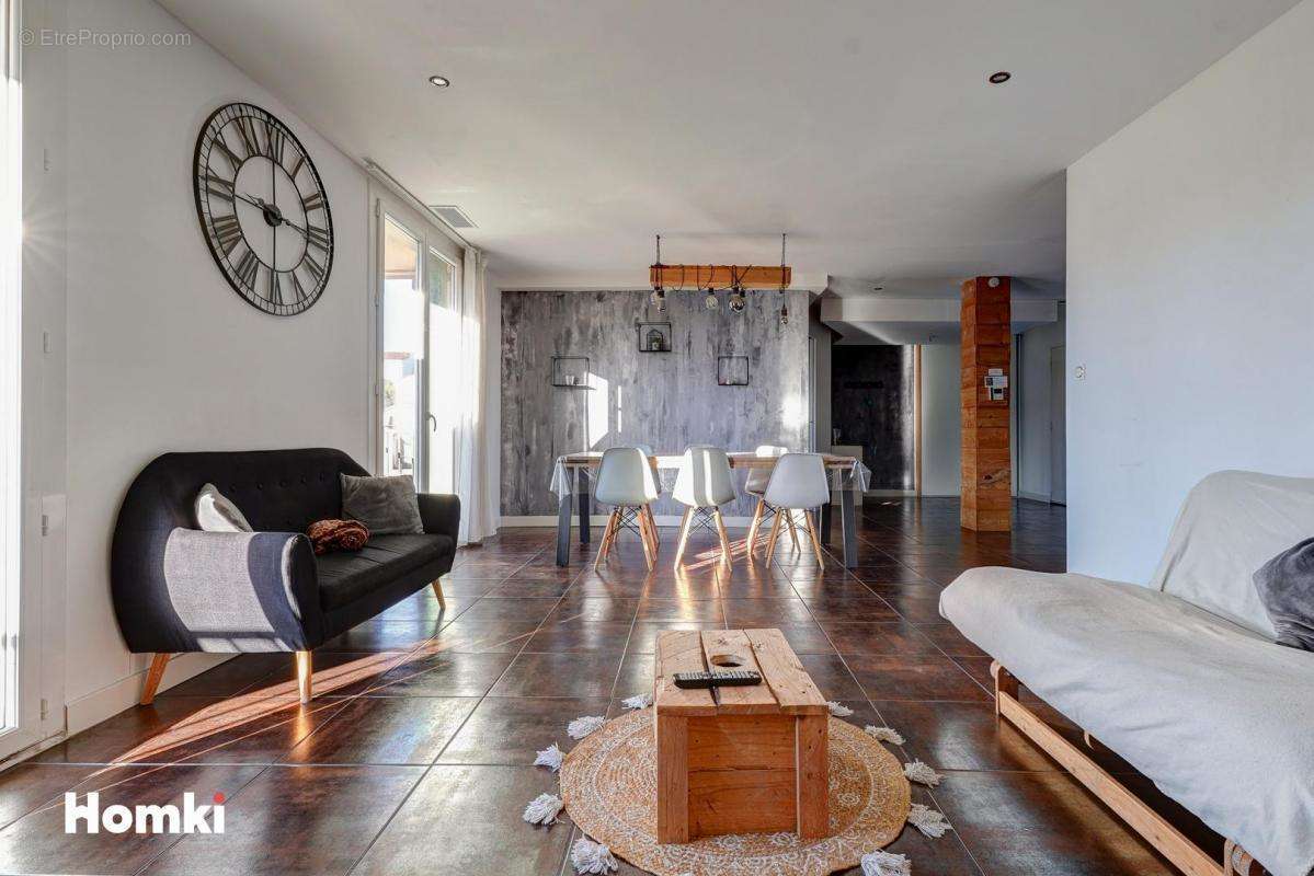 Appartement à MARSEILLE-7E