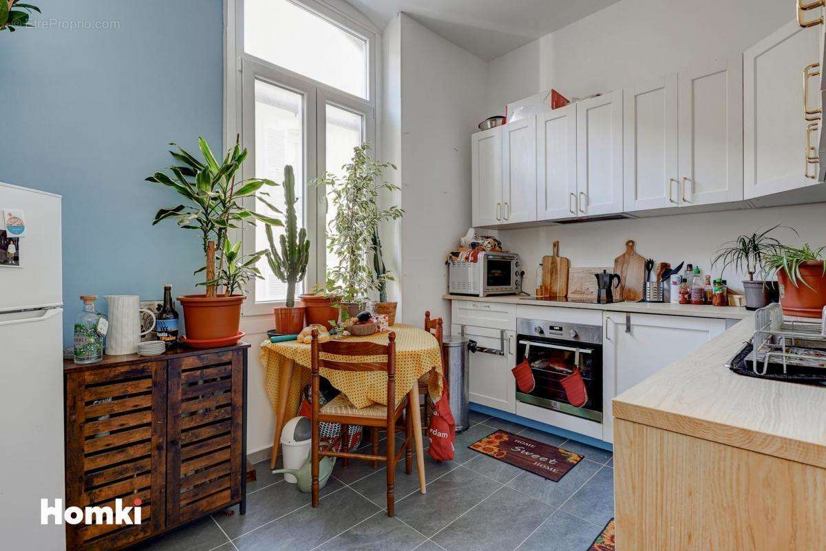 Appartement à MARSEILLE-1E