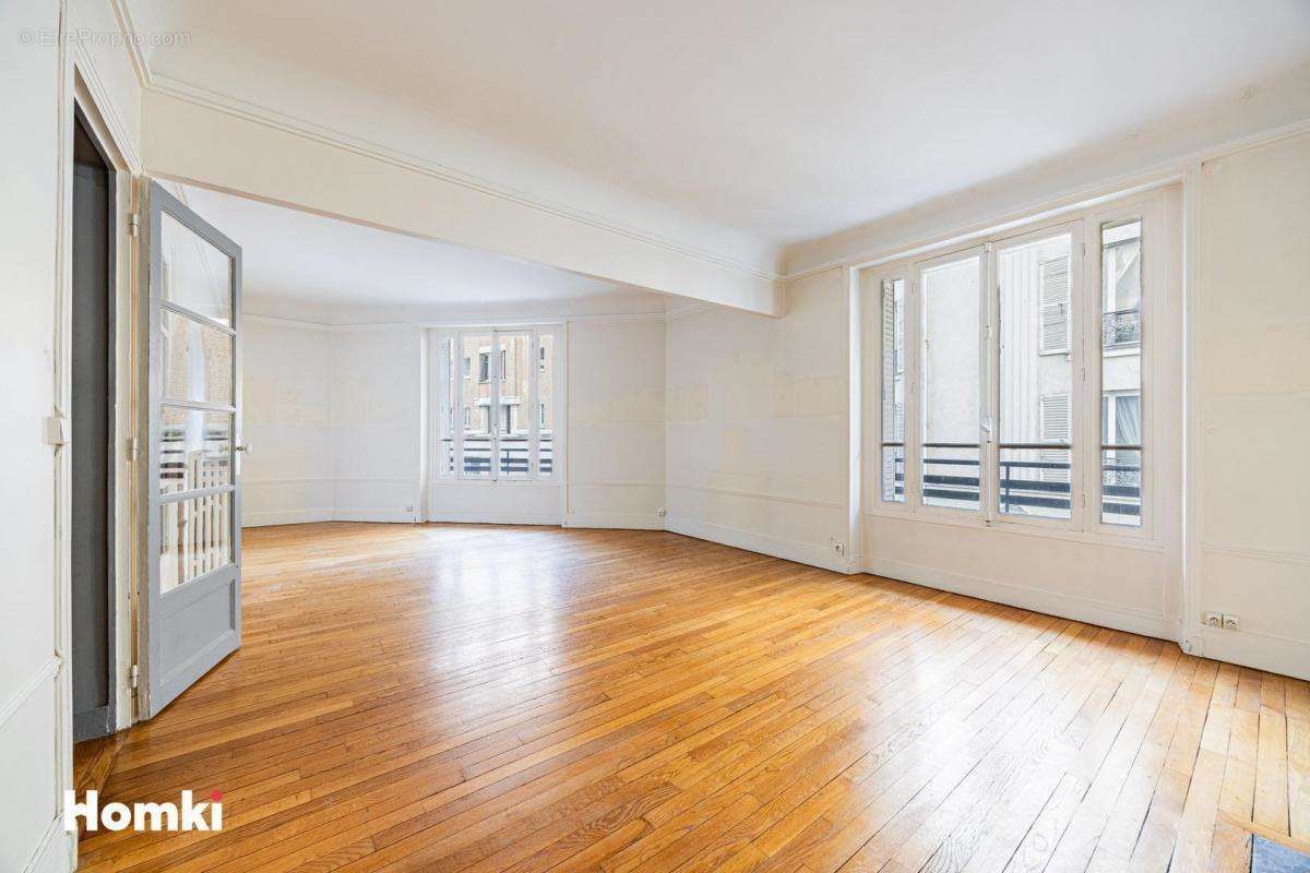 Appartement à PARIS-16E