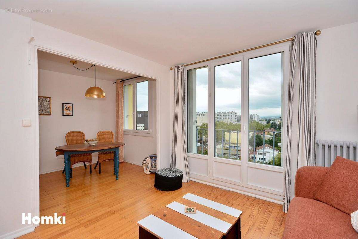 Appartement à LYON-8E