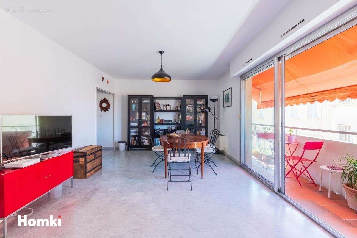 Appartement à MARSEILLE-7E