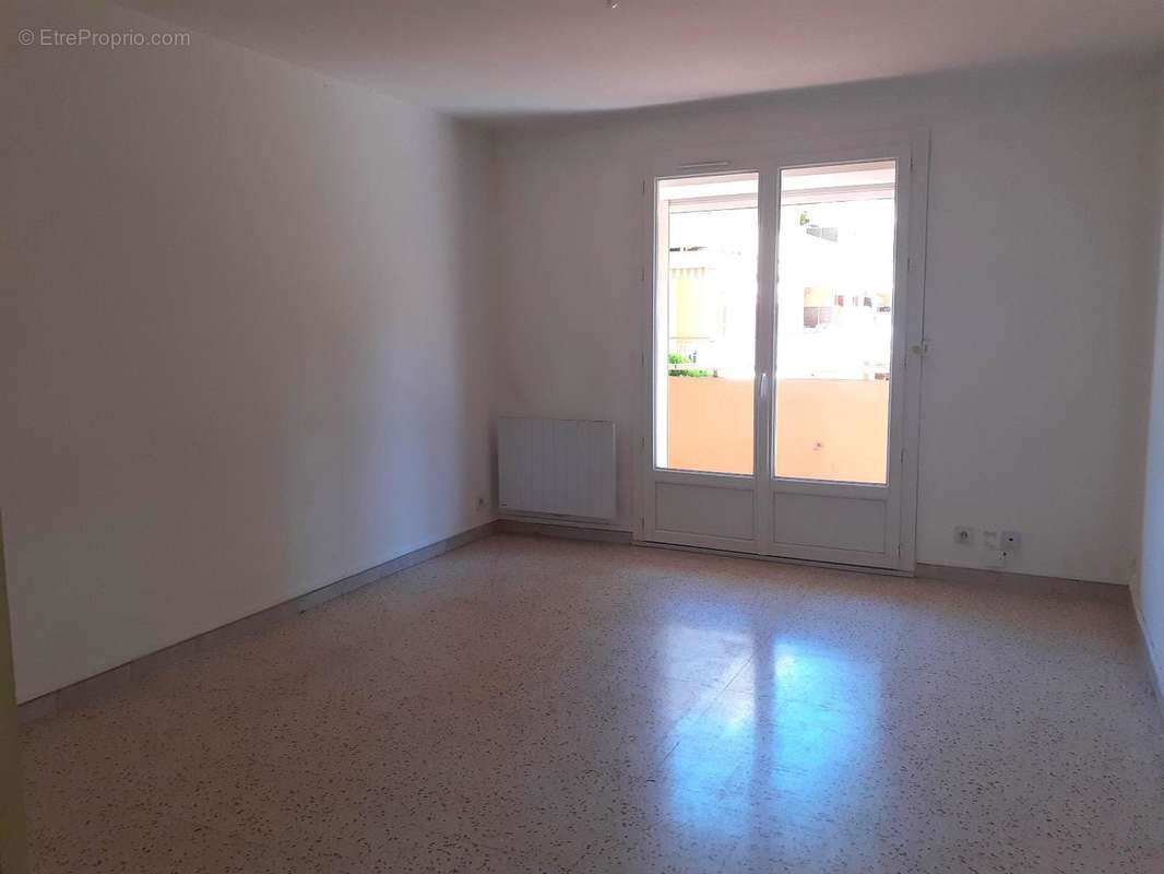   - Appartement à DRAGUIGNAN