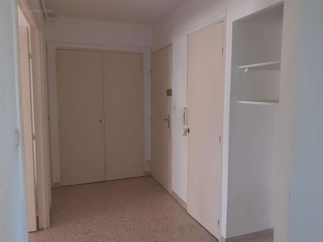   - Appartement à DRAGUIGNAN