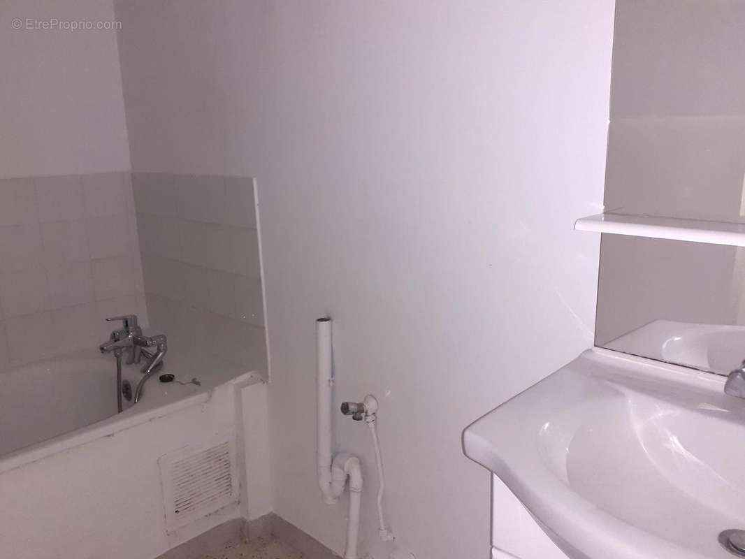   - Appartement à DRAGUIGNAN