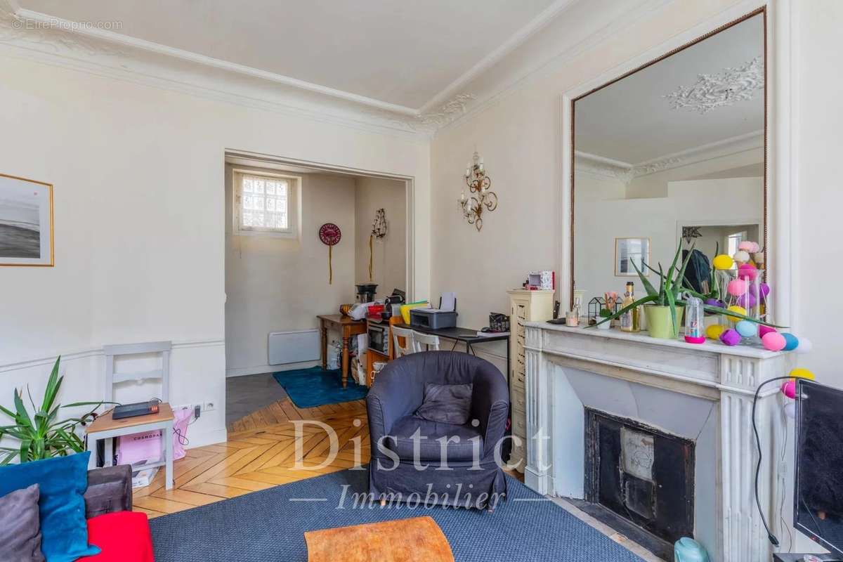 Appartement à PARIS-8E