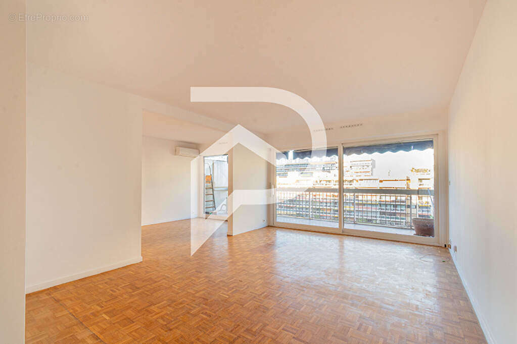 Appartement à MARSEILLE-6E