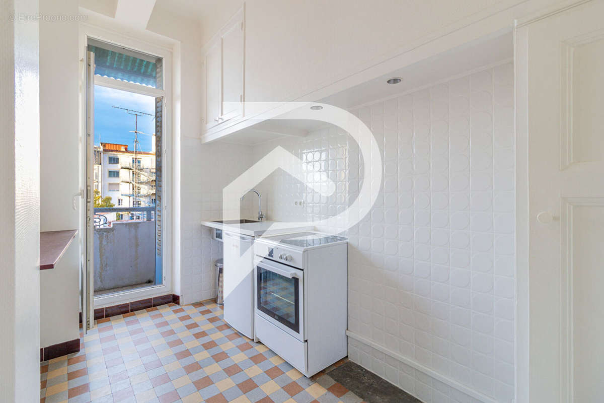 Appartement à MARSEILLE-5E