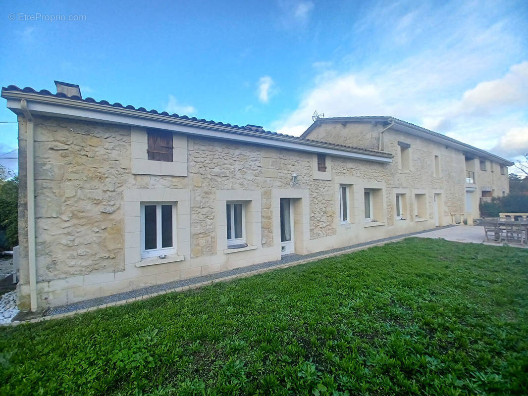 Maison à AMBARES-ET-LAGRAVE