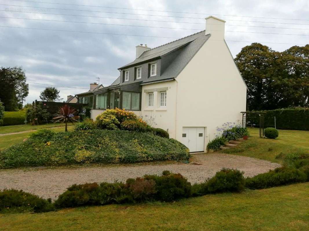 Maison à SAINT-THEGONNEC