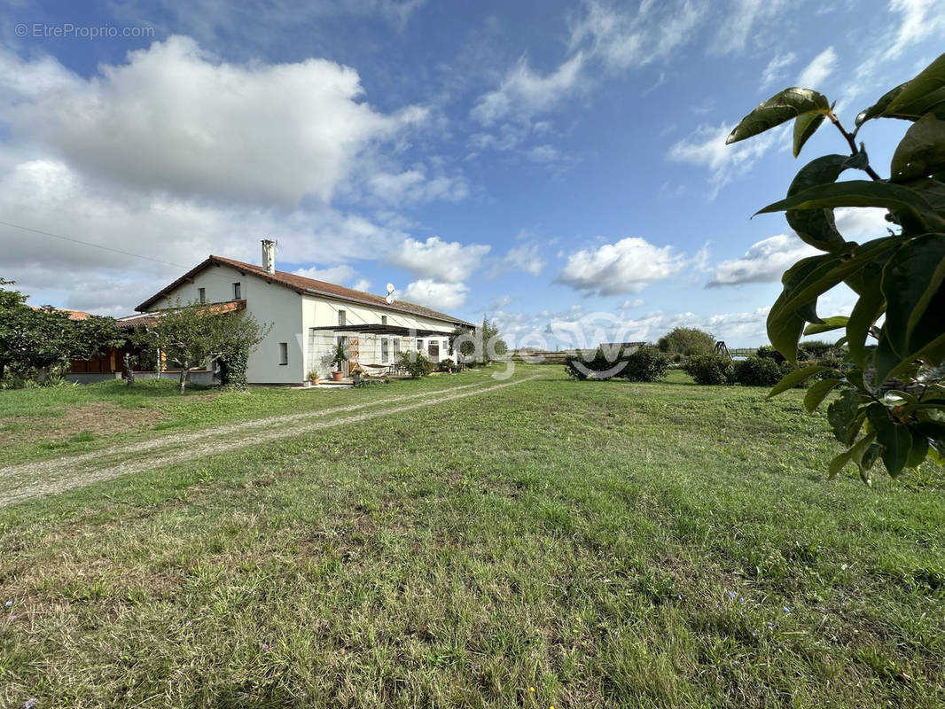 Maison à SAINT-SARDOS