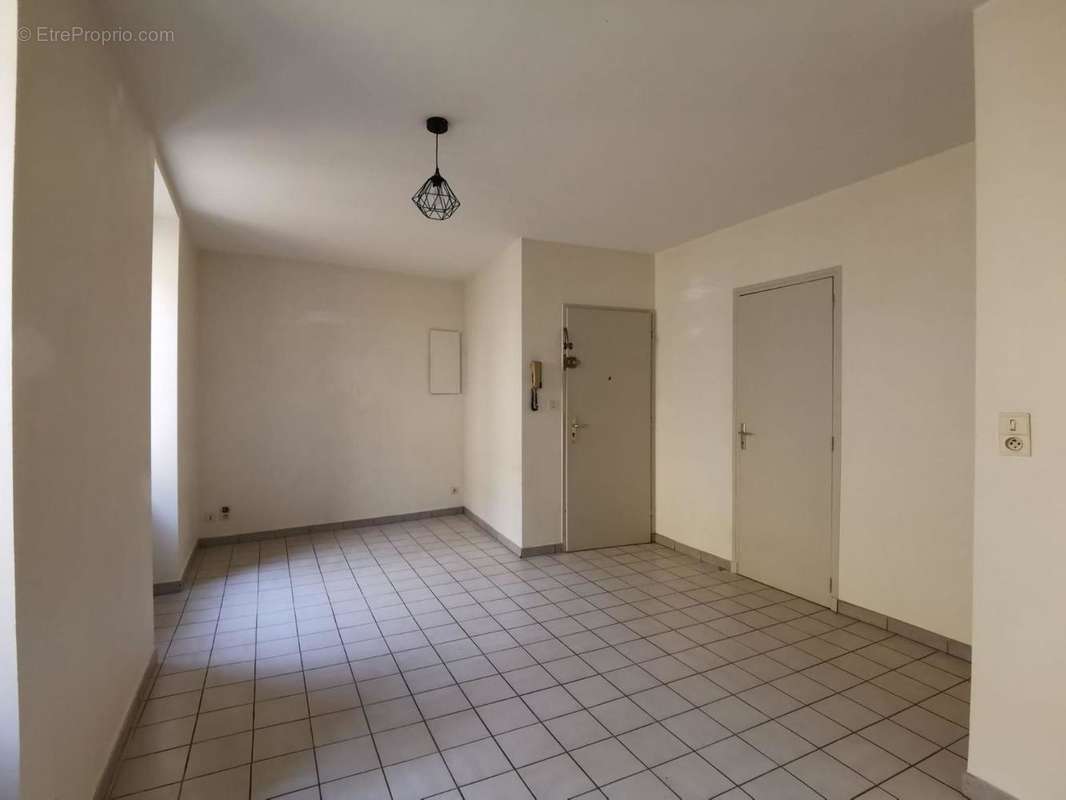   - Appartement à AUBENAS