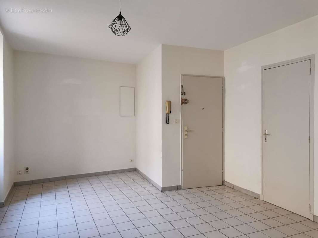   - Appartement à AUBENAS