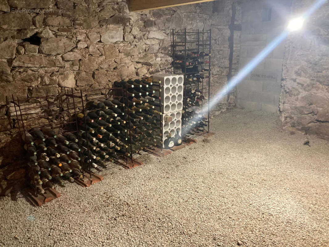 cave vin - Maison à CAHORS