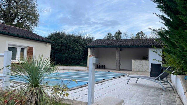 piscine et pool house  - Maison à CAHORS