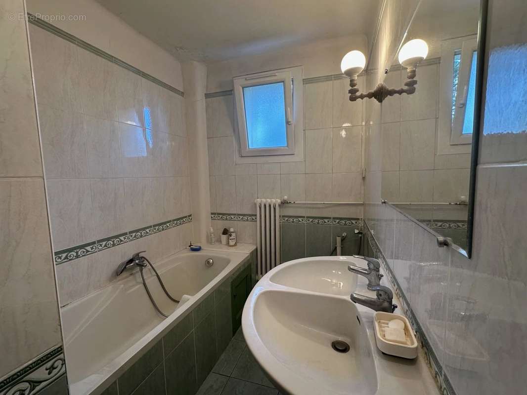 Appartement à MARSEILLE-9E