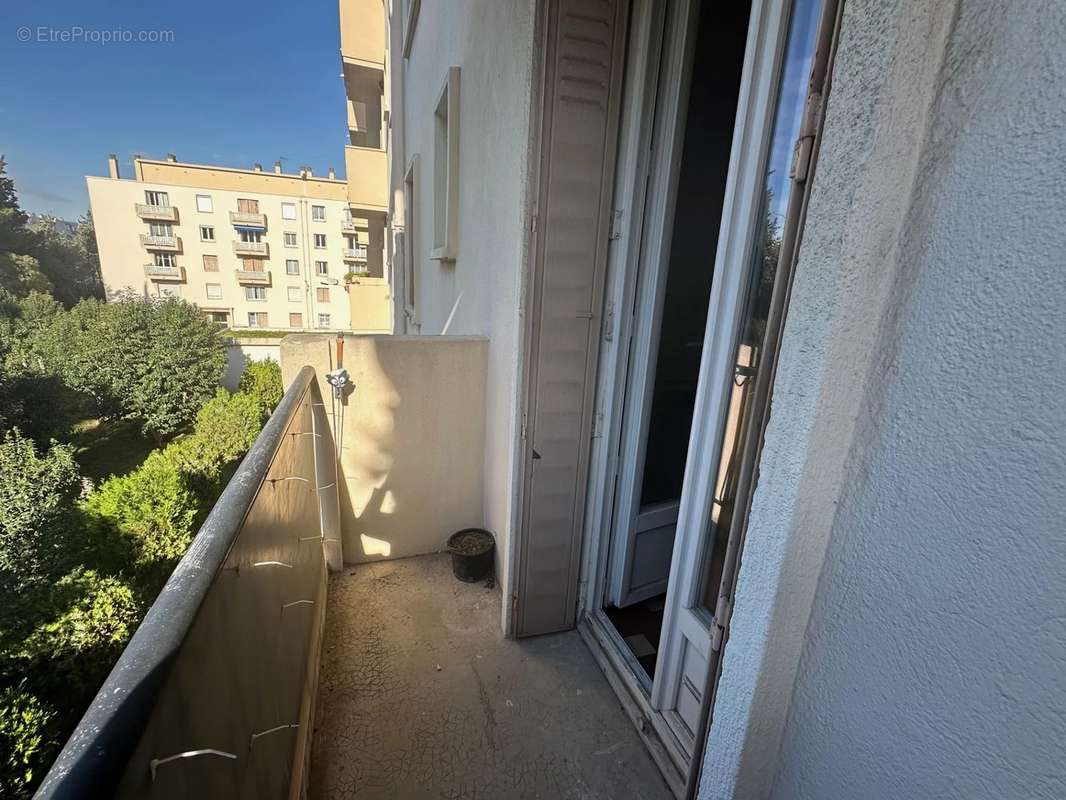 Appartement à MARSEILLE-9E