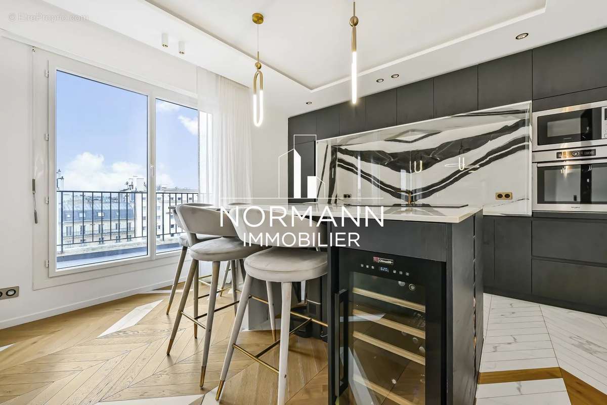 Appartement à NEUILLY-SUR-SEINE