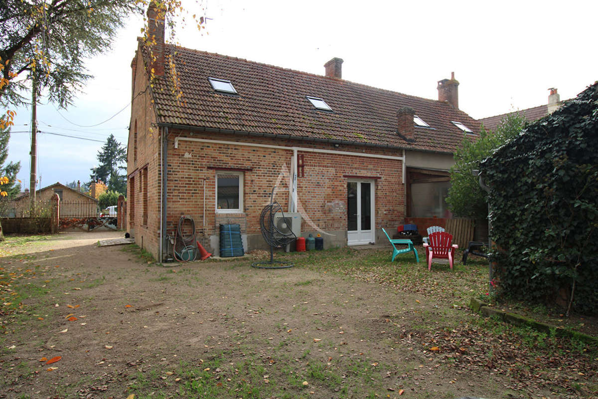 Maison à VOUZON