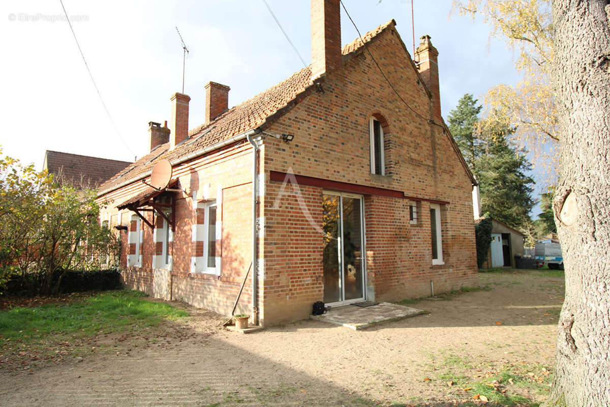 Maison à VOUZON