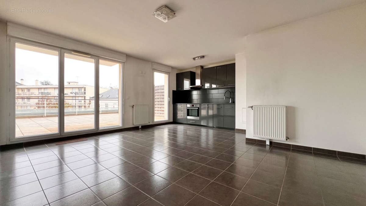 Appartement à CORBEIL-ESSONNES