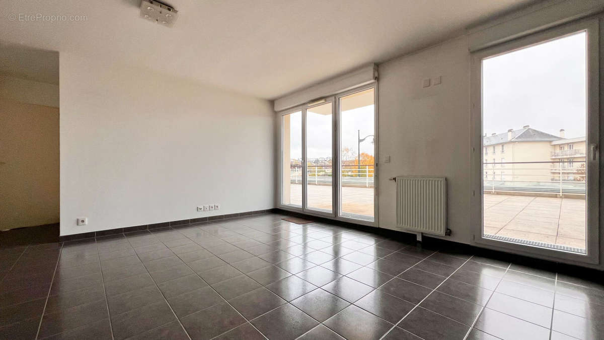 Appartement à CORBEIL-ESSONNES