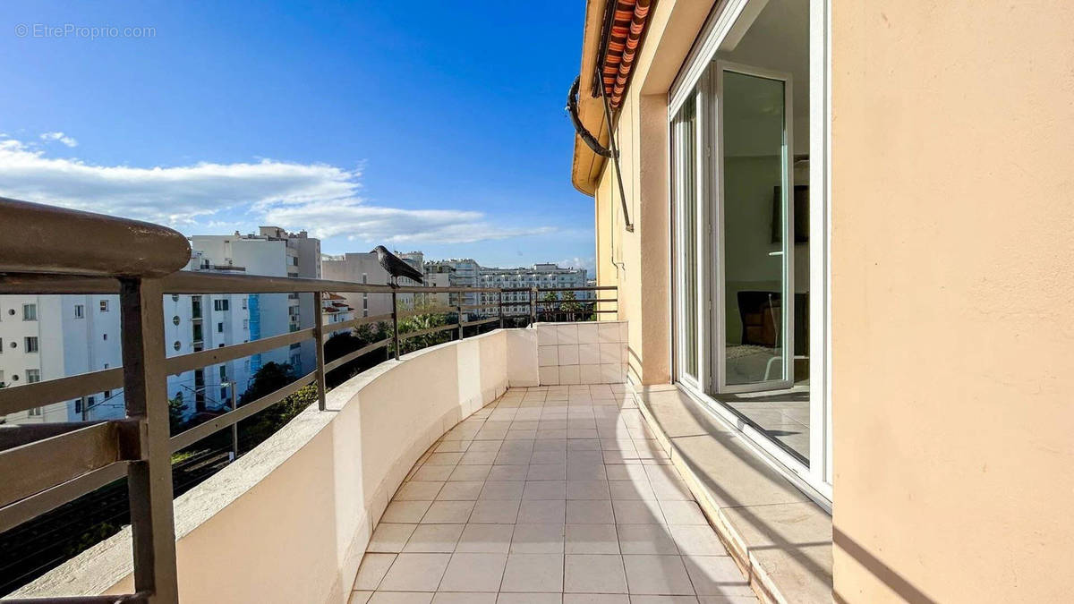 Appartement à CANNES