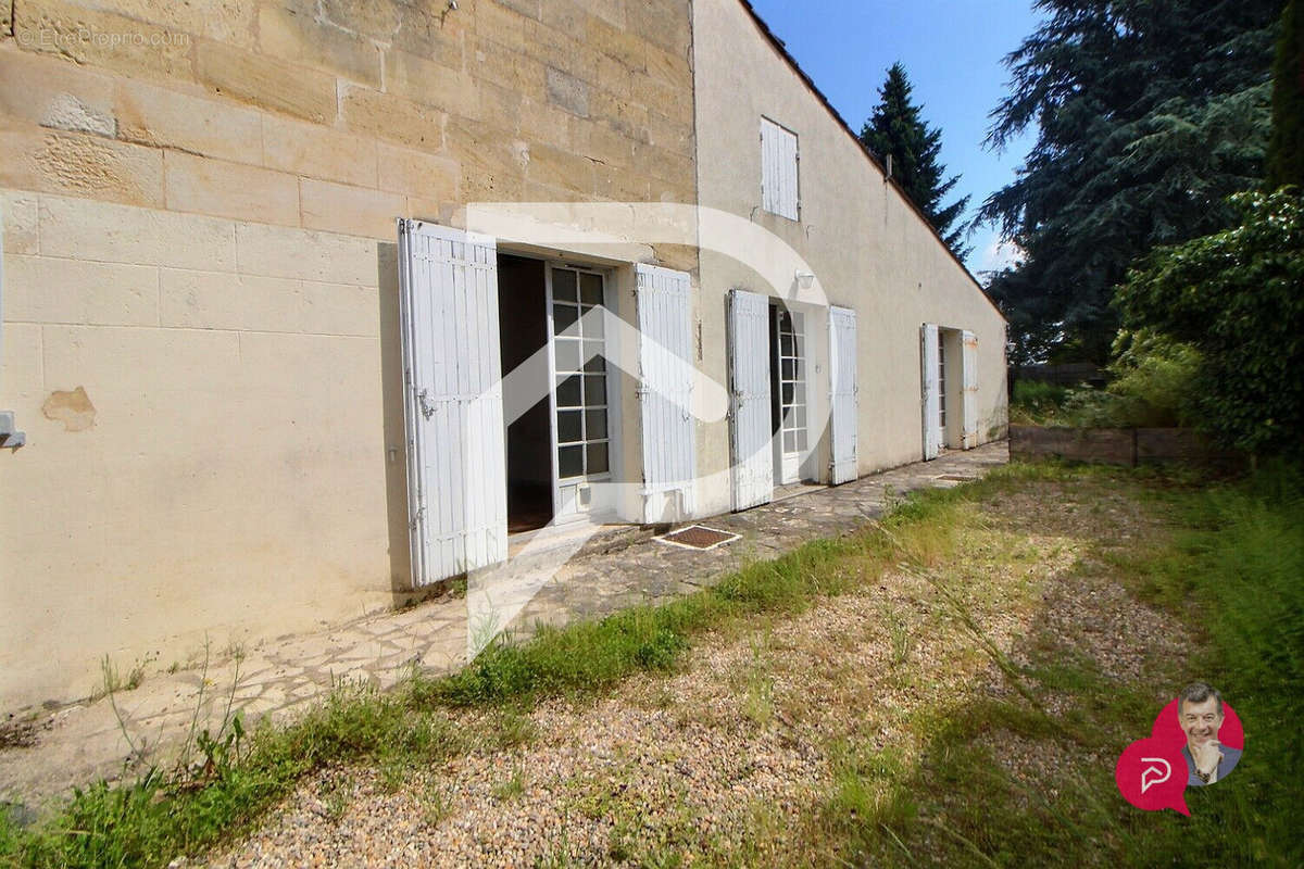 Maison à SAINT-SULPICE-DE-FALEYRENS