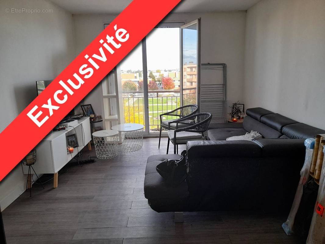   - Appartement à VAULX-EN-VELIN