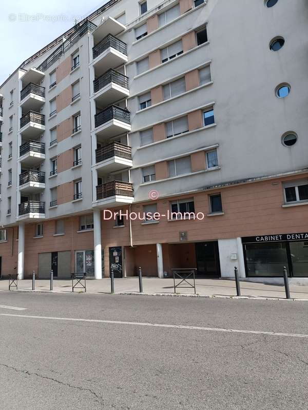 Appartement à MARSEILLE-1E