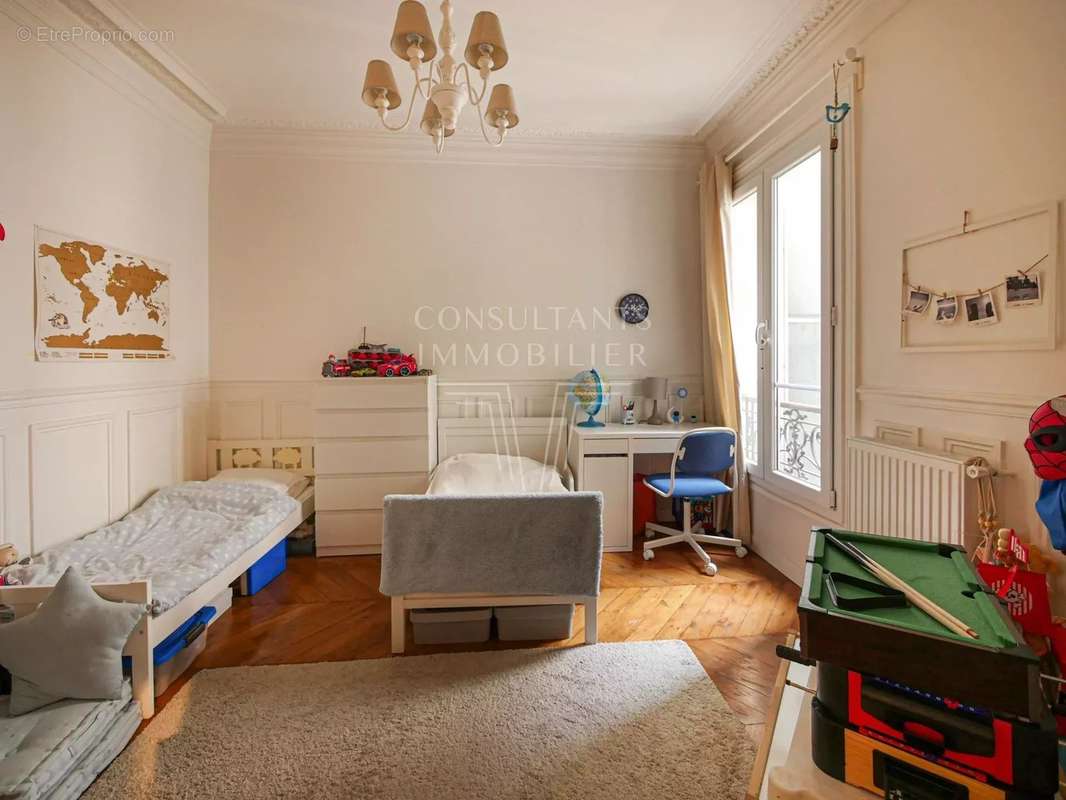 Appartement à PARIS-17E