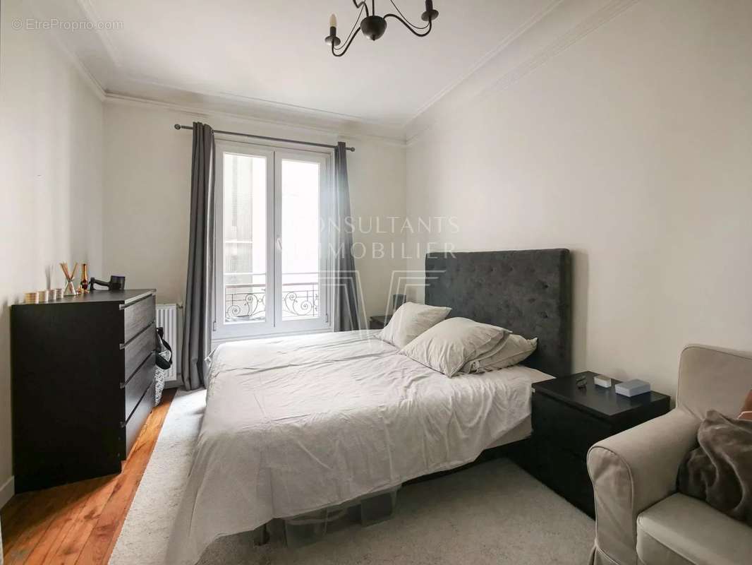 Appartement à PARIS-17E