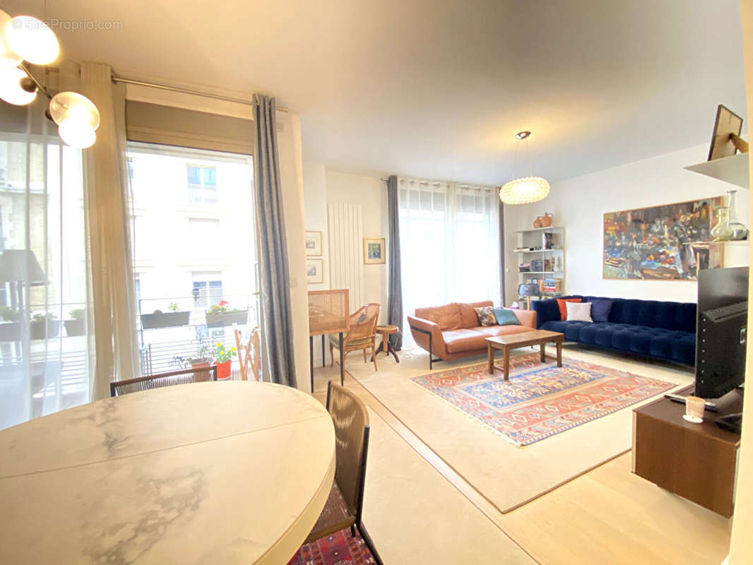 Appartement à PARIS-15E