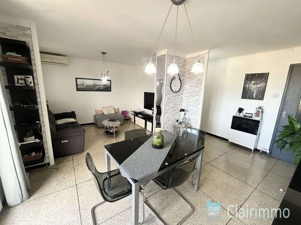 Appartement T3/4 à vendre - Balcon - Loggia - Cave - 13013 - Appartement à MARSEILLE-13E