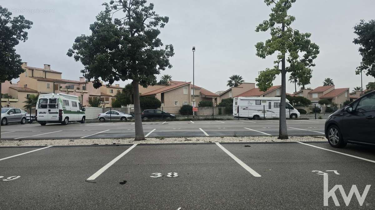 Parking à SAINT-CYPRIEN