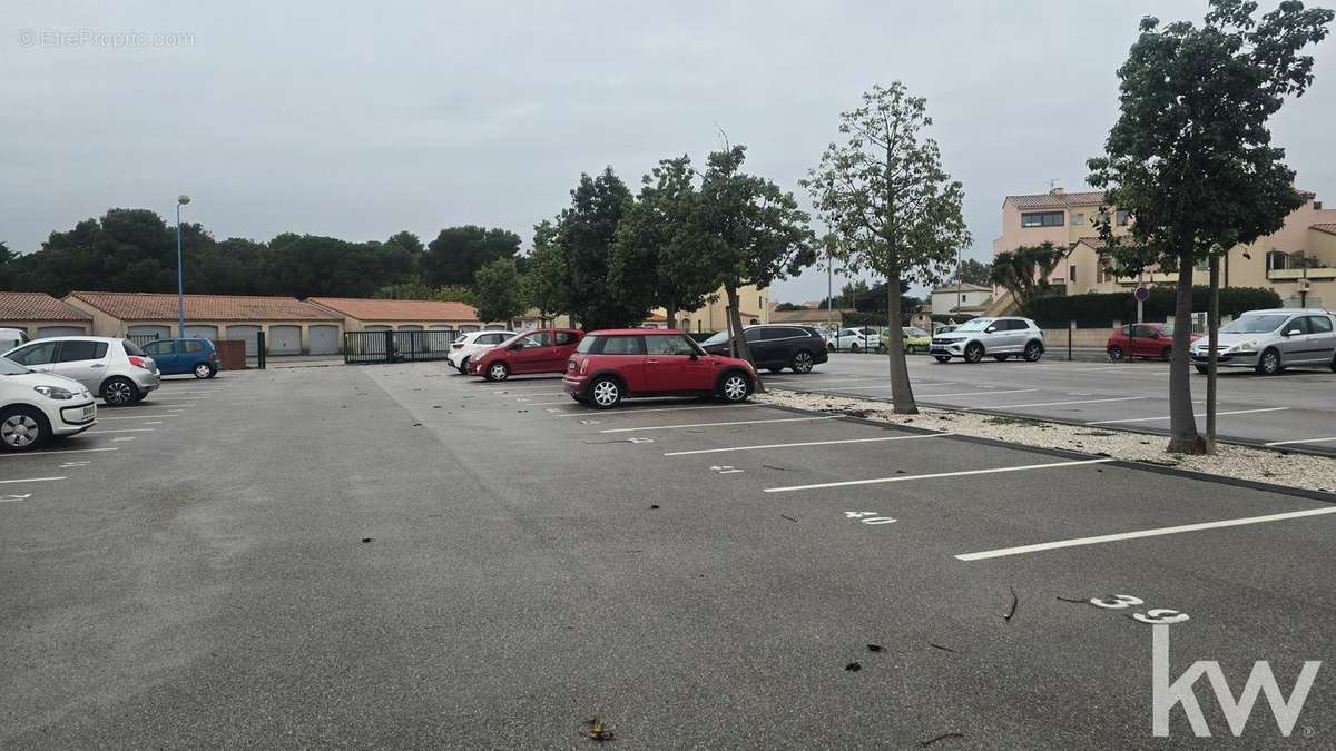 Parking à SAINT-CYPRIEN