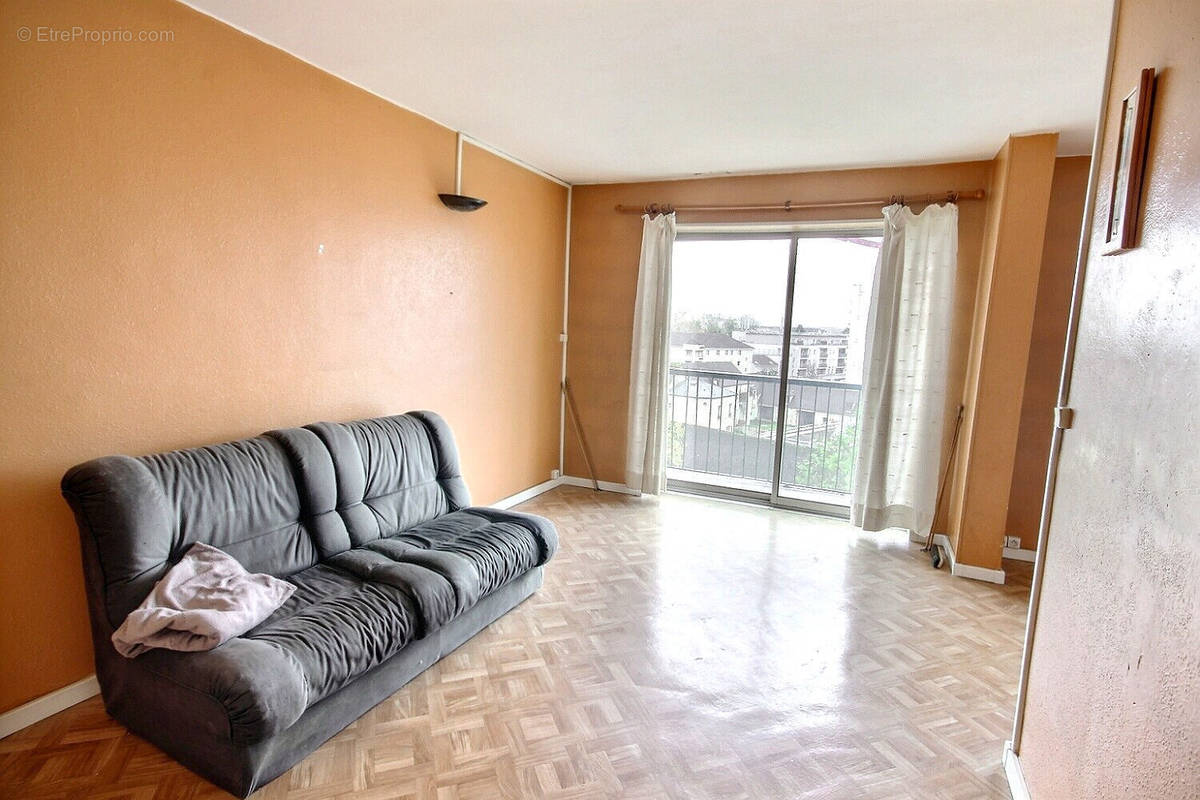 Appartement à FRESNES