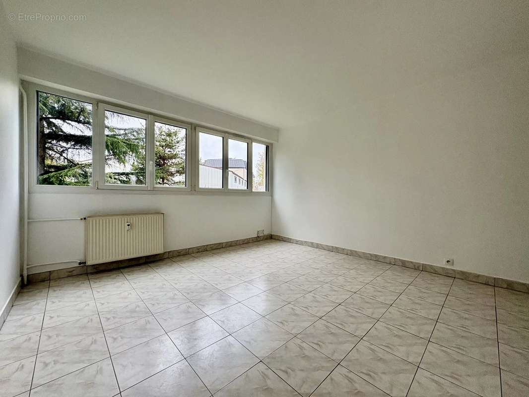 Appartement à LE PLESSIS-TREVISE