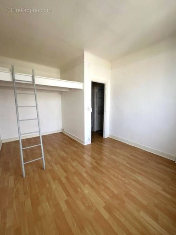 Appartement à MONTROUGE