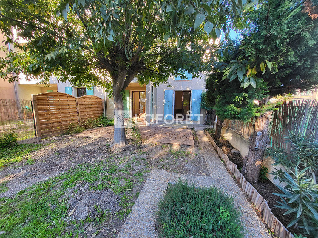 Appartement à L&#039;ISLE-SUR-LA-SORGUE