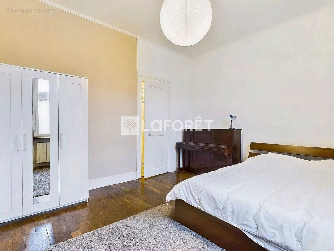 Appartement à PARIS-14E