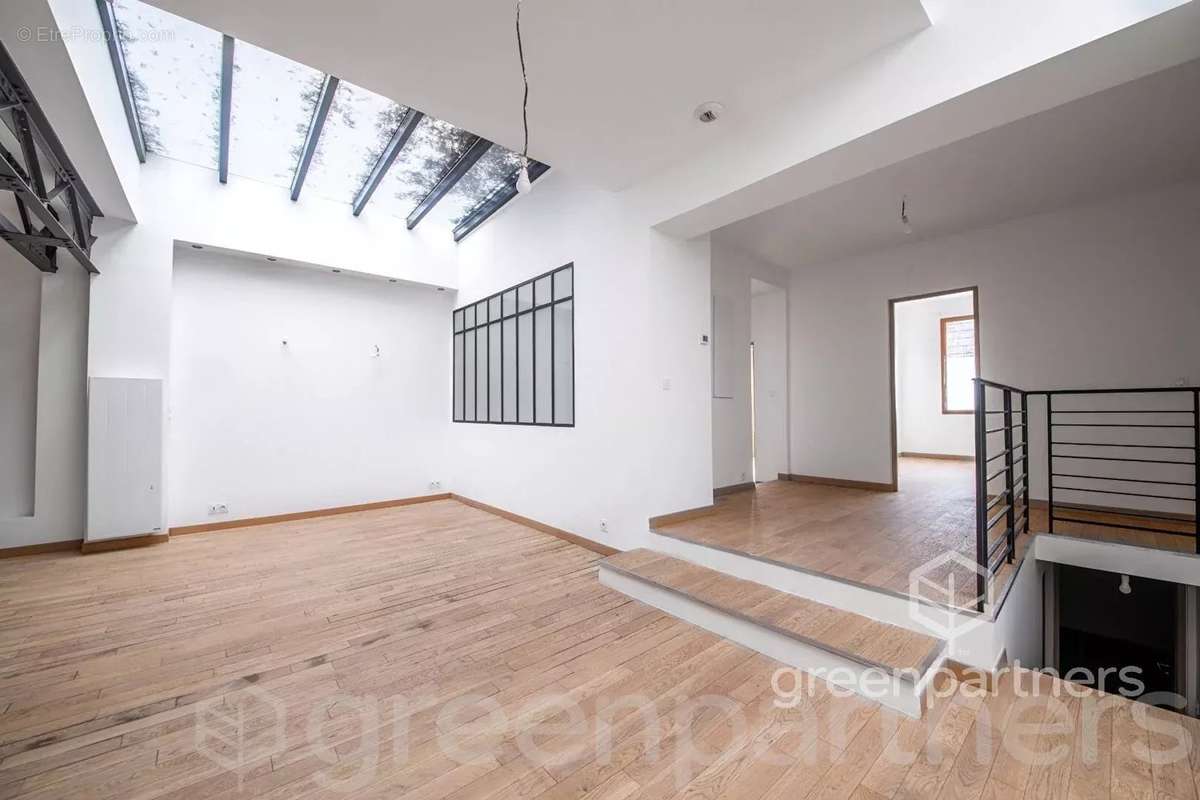 Appartement à PARIS-20E