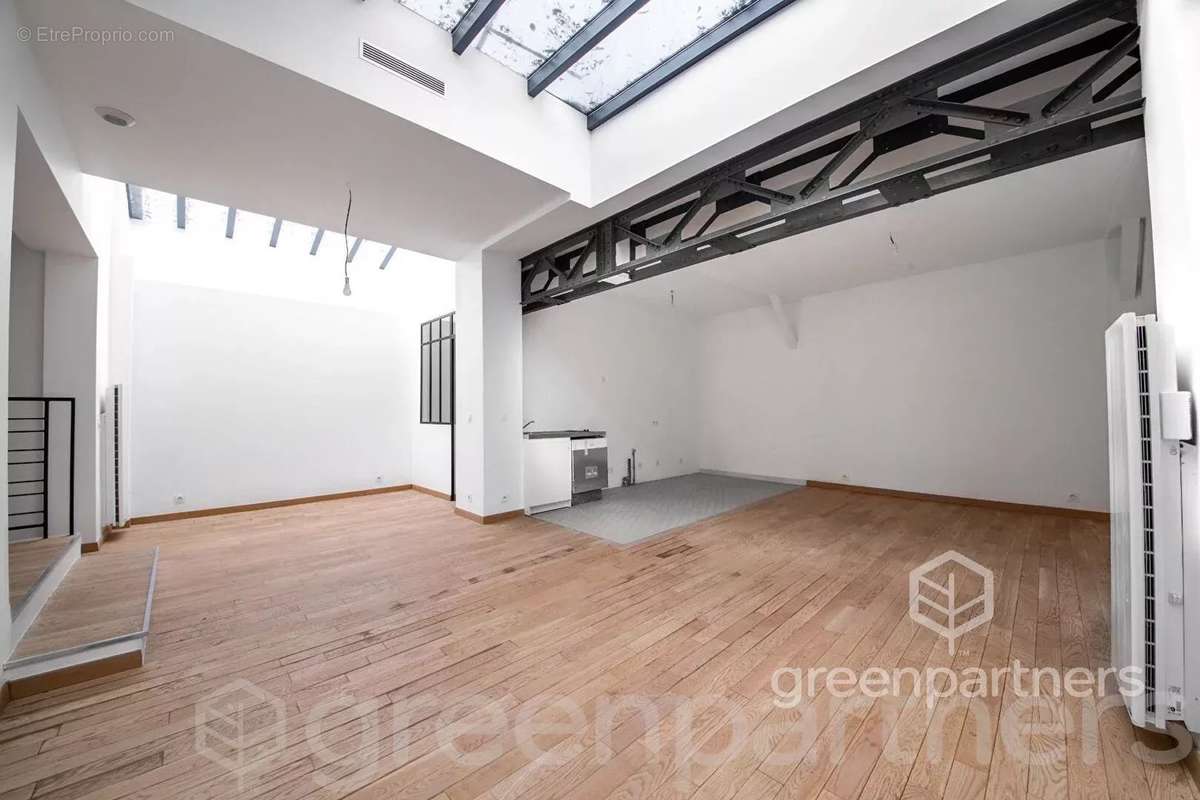 Appartement à PARIS-20E