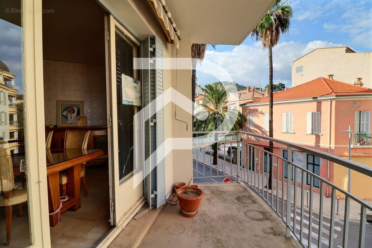 Appartement à HYERES